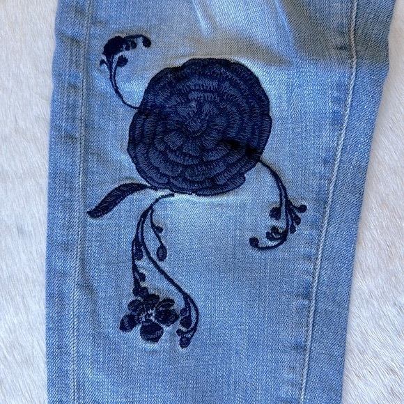 Pilcro Hyphen embroidered jeans - Picture 13 of 16